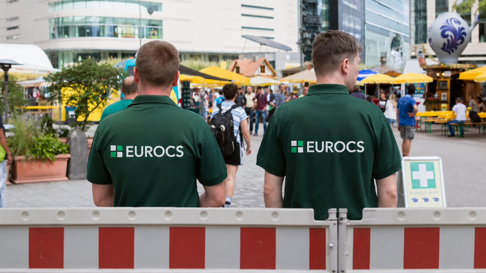 EUROCS Sicherheitskräfte beim Ordnerdienst auf einem Stadtmarkt