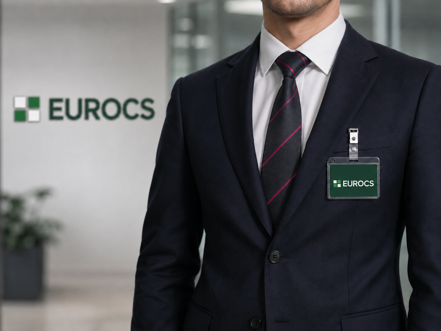 EUROCS Sicherheitsexperte im modernen Bürogebäude